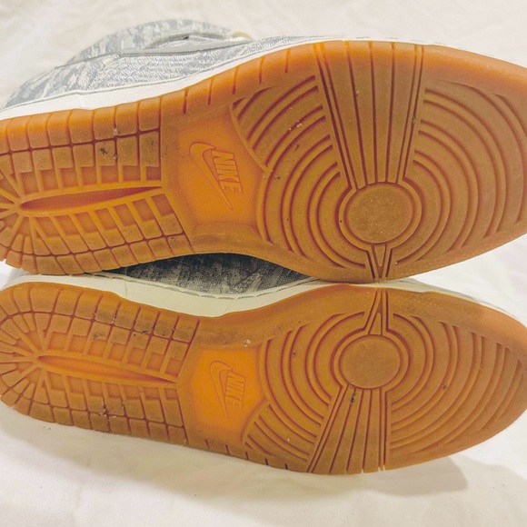 Women’s Nike Dunk Sky Hi Sneaker - Picture 4 of 4